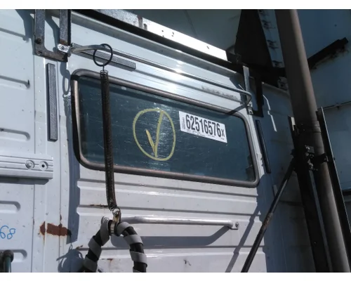 VOLVO VNL GLASS, BACK