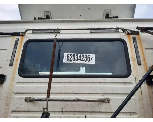 VOLVO VNL GLASS, BACK