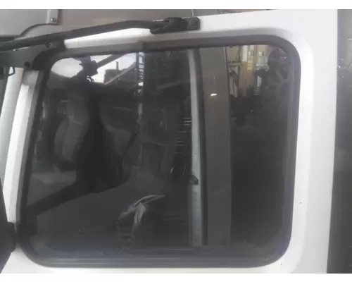 VOLVO VNL GLASS, DOOR, FRONT