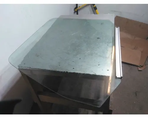 VOLVO VNL GLASS, DOOR, FRONT