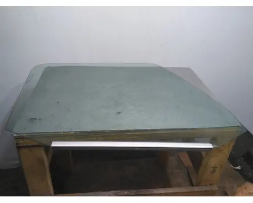 VOLVO VNL GLASS, DOOR, FRONT