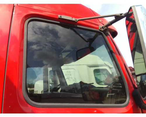 VOLVO VNL GLASS, DOOR, FRONT