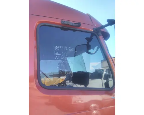 VOLVO VNL GLASS, DOOR, FRONT