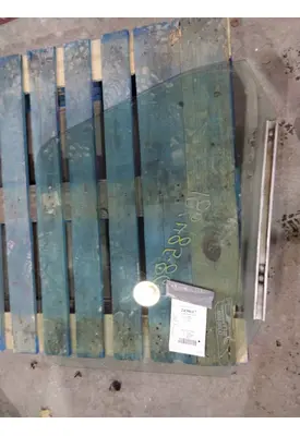 VOLVO VNL GLASS, DOOR, FRONT