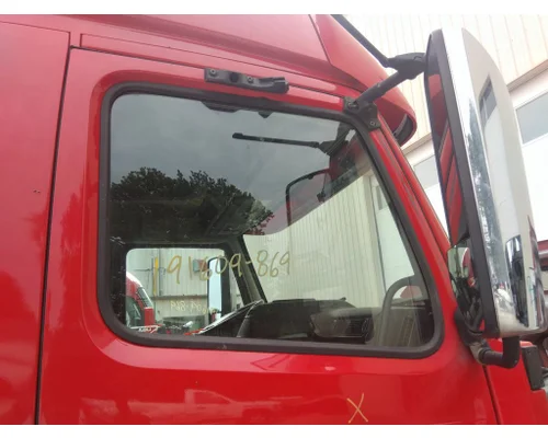 VOLVO VNL GLASS, DOOR, FRONT