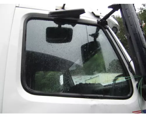 VOLVO VNL GLASS, DOOR, FRONT