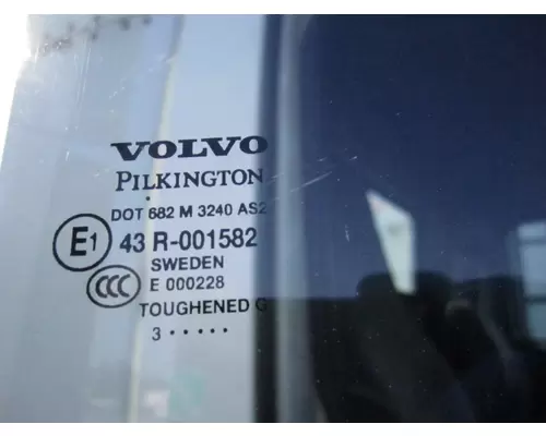VOLVO VNL GLASS, DOOR, FRONT