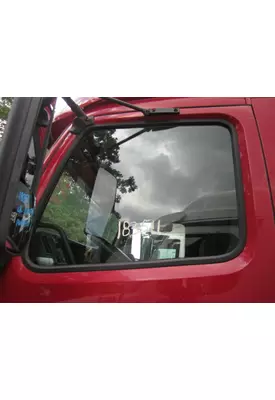 VOLVO VNL GLASS, DOOR, FRONT
