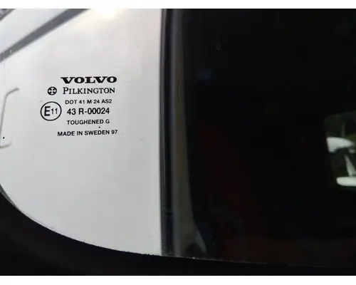 VOLVO VNL GLASS, DOOR, FRONT