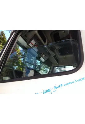 VOLVO VNL GLASS, DOOR, FRONT