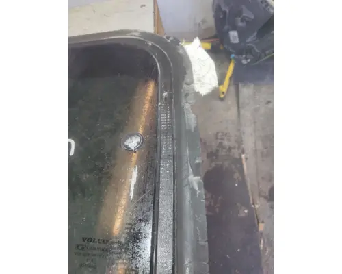 VOLVO VNL GLASS, SLEEPER