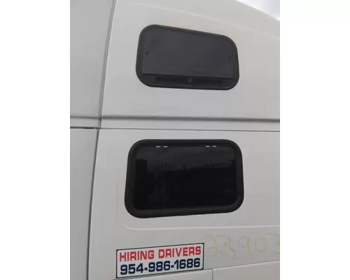 VOLVO VNL GLASS, SLEEPER