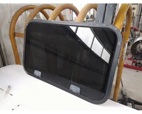 VOLVO VNL GLASS, SLEEPER