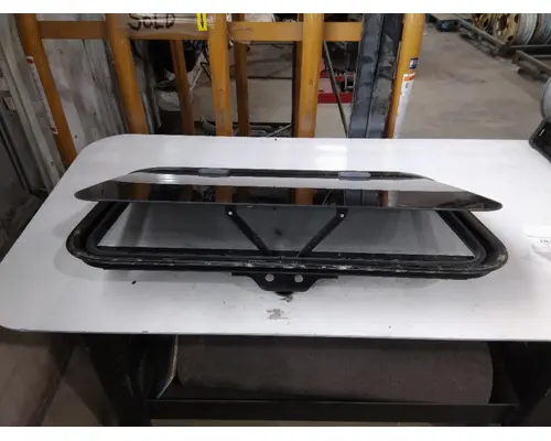 VOLVO VNL GLASS, SLEEPER