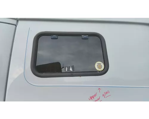 VOLVO VNL GLASS, SLEEPER