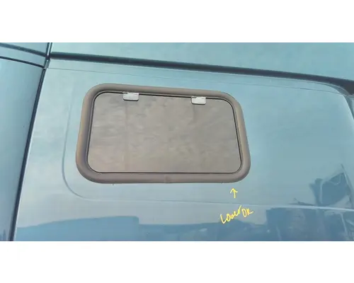 VOLVO VNL GLASS, SLEEPER