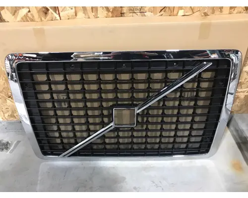 VOLVO VNL GRILLE
