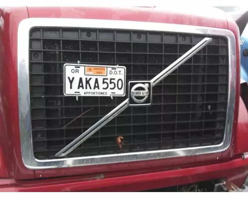 VOLVO VNL GRILLE