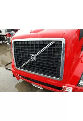 VOLVO VNL GRILLE