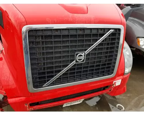 VOLVO VNL GRILLE