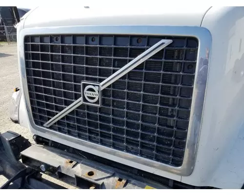 VOLVO VNL GRILLE