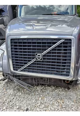 VOLVO VNL GRILLE