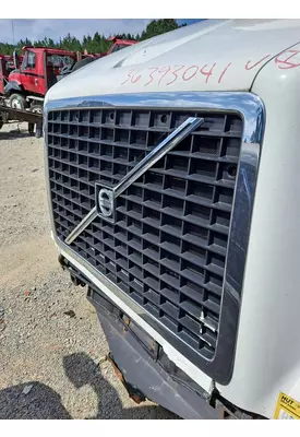 VOLVO VNL GRILLE