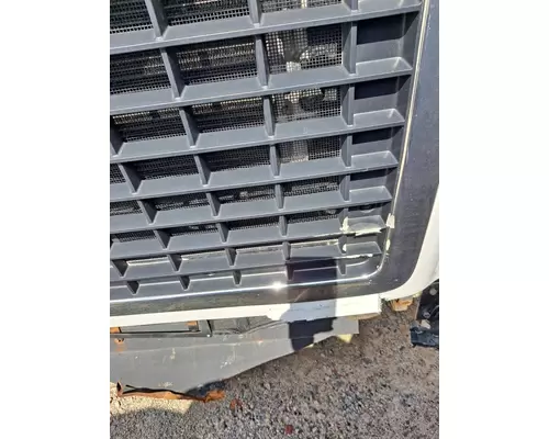 VOLVO VNL GRILLE