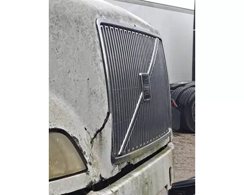 VOLVO VNL GRILLE