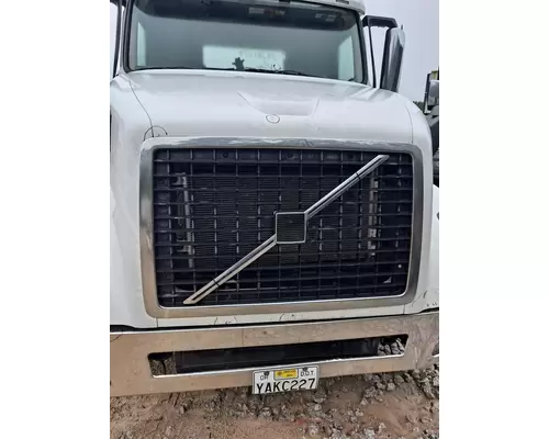 VOLVO VNL GRILLE