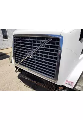 VOLVO VNL GRILLE