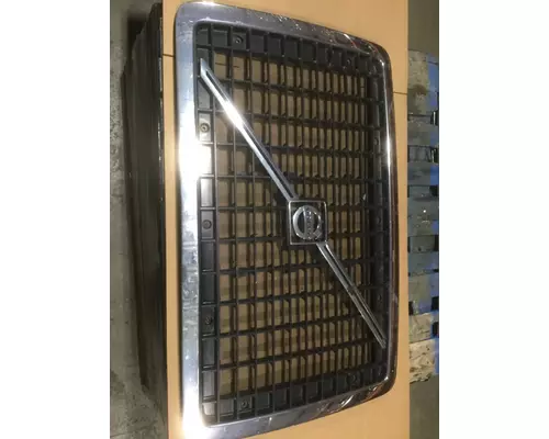 VOLVO VNL Grille
