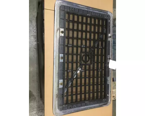 VOLVO VNL Grille
