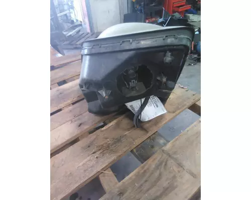 VOLVO VNL HEADLAMP ASSEMBLY