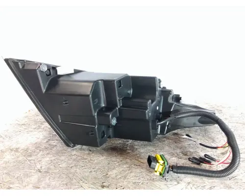 VOLVO VNL HEADLAMP ASSEMBLY