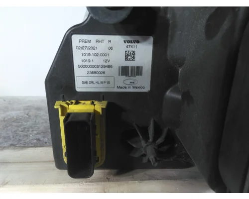 VOLVO VNL HEADLAMP ASSEMBLY