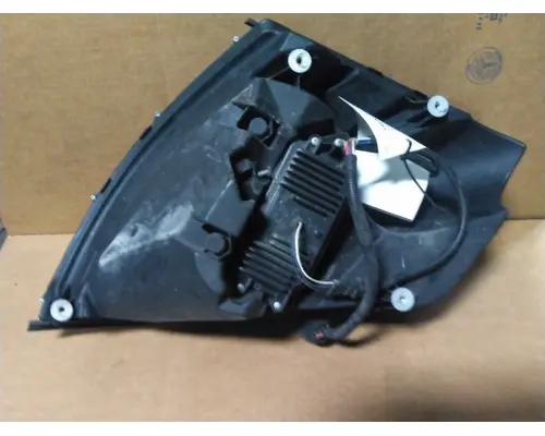 VOLVO VNL HEADLAMP ASSEMBLY