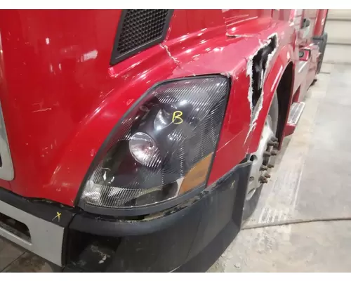 VOLVO VNL HEADLAMP ASSEMBLY