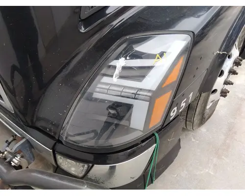 VOLVO VNL HEADLAMP ASSEMBLY