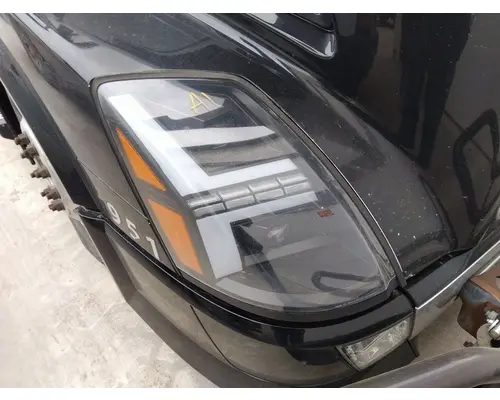 VOLVO VNL HEADLAMP ASSEMBLY