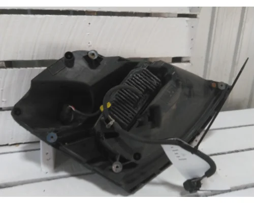 VOLVO VNL HEADLAMP ASSEMBLY