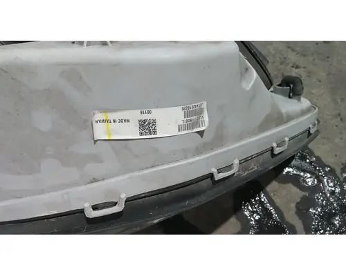 VOLVO VNL HEADLAMP ASSEMBLY