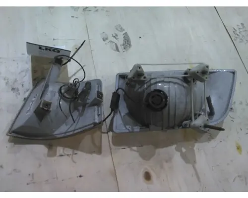 VOLVO VNL HEADLAMP ASSEMBLY