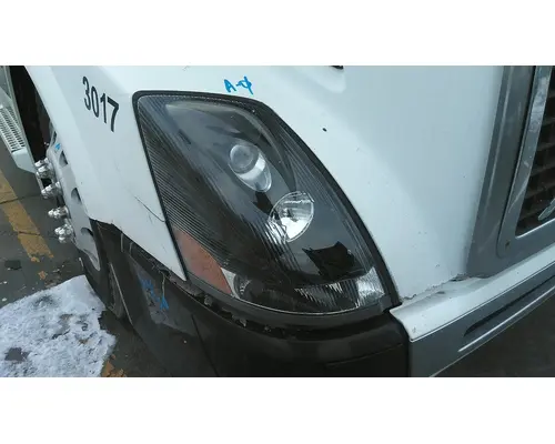 VOLVO VNL HEADLAMP ASSEMBLY