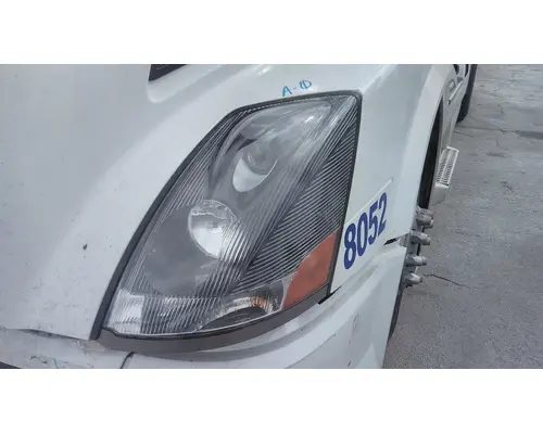 VOLVO VNL HEADLAMP ASSEMBLY