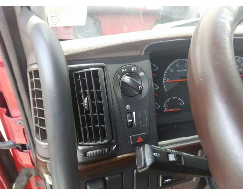 VOLVO VNL HEADLAMP SWITCH
