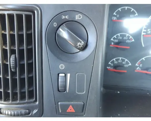 VOLVO VNL HEADLAMP SWITCH