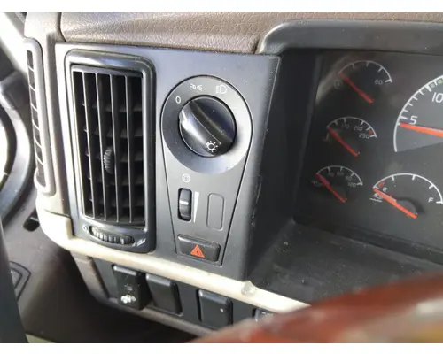 VOLVO VNL HEADLAMP SWITCH