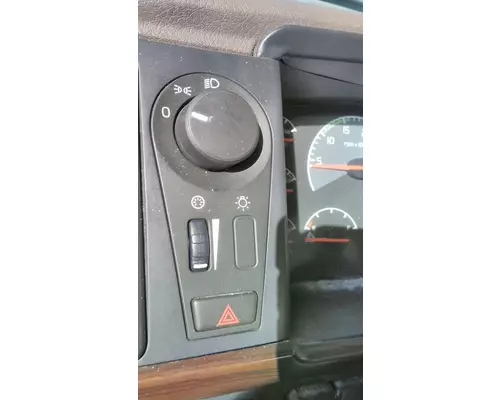 VOLVO VNL HEADLAMP SWITCH