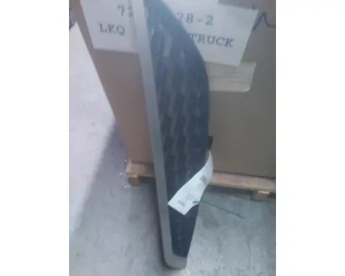 VOLVO VNL HOOD, SECTION